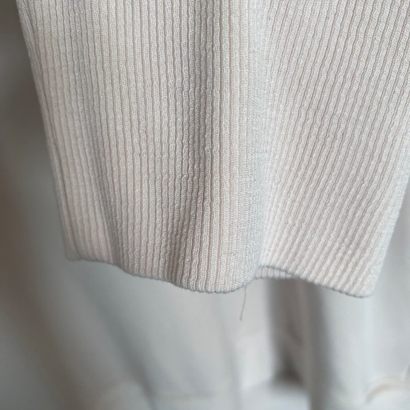 ATHLETA Balance Cinch Turtleneck Sweatshirt Chantilly Cream Size Large - Picture 7 of 10